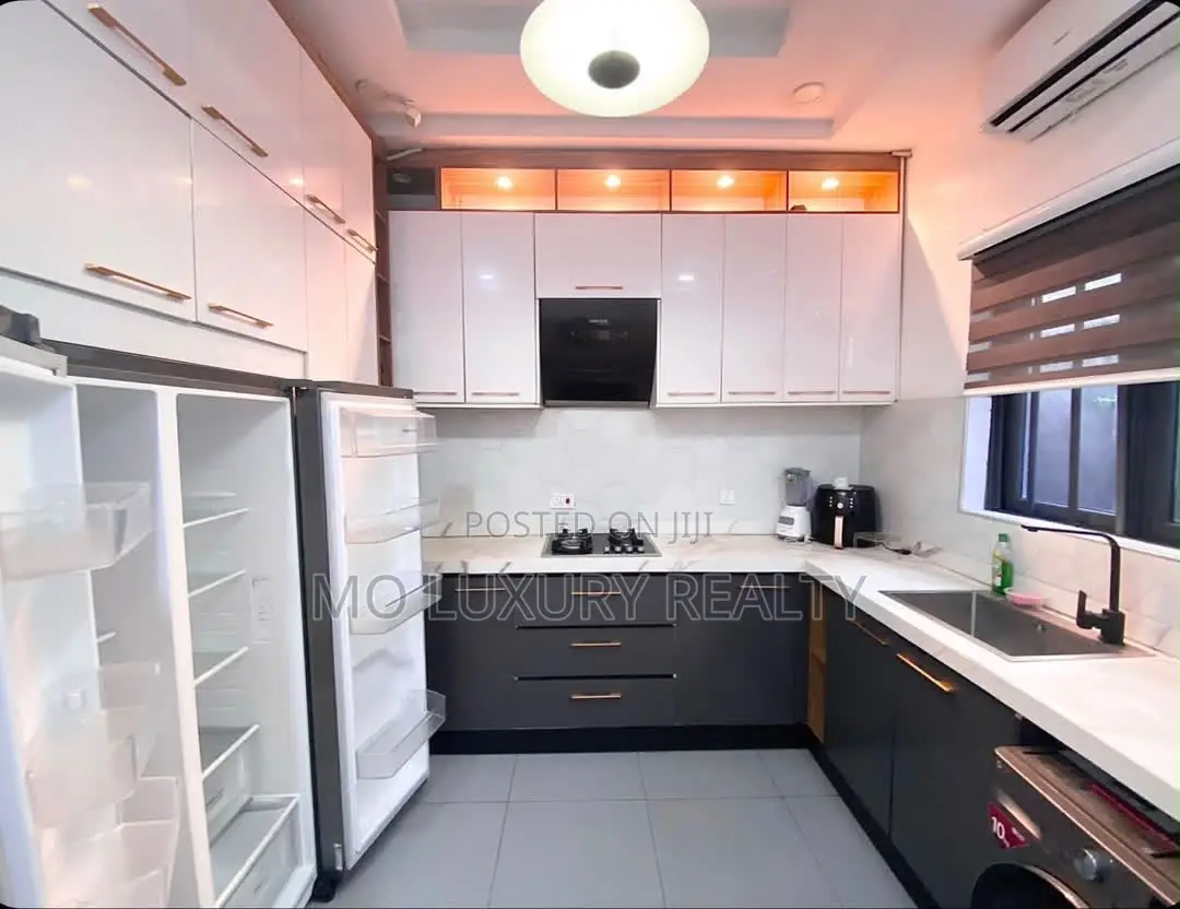 Furnished 4bdrm Townhouse / Terrace in Lekki Phase 1 for rent in Lekki Phase 1