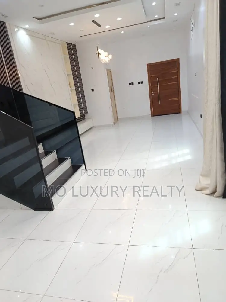 4bdrm Duplex in Ologolo for rent in Ologolo