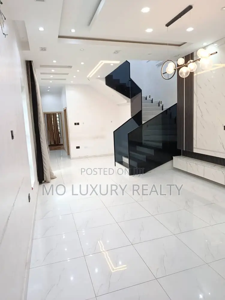 4bdrm Duplex in Ologolo for rent in Ologolo
