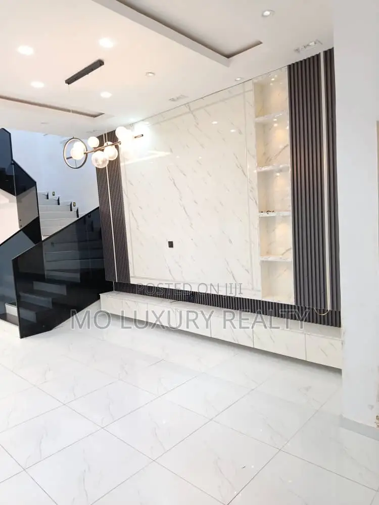 4bdrm Duplex in Ologolo for rent in Ologolo