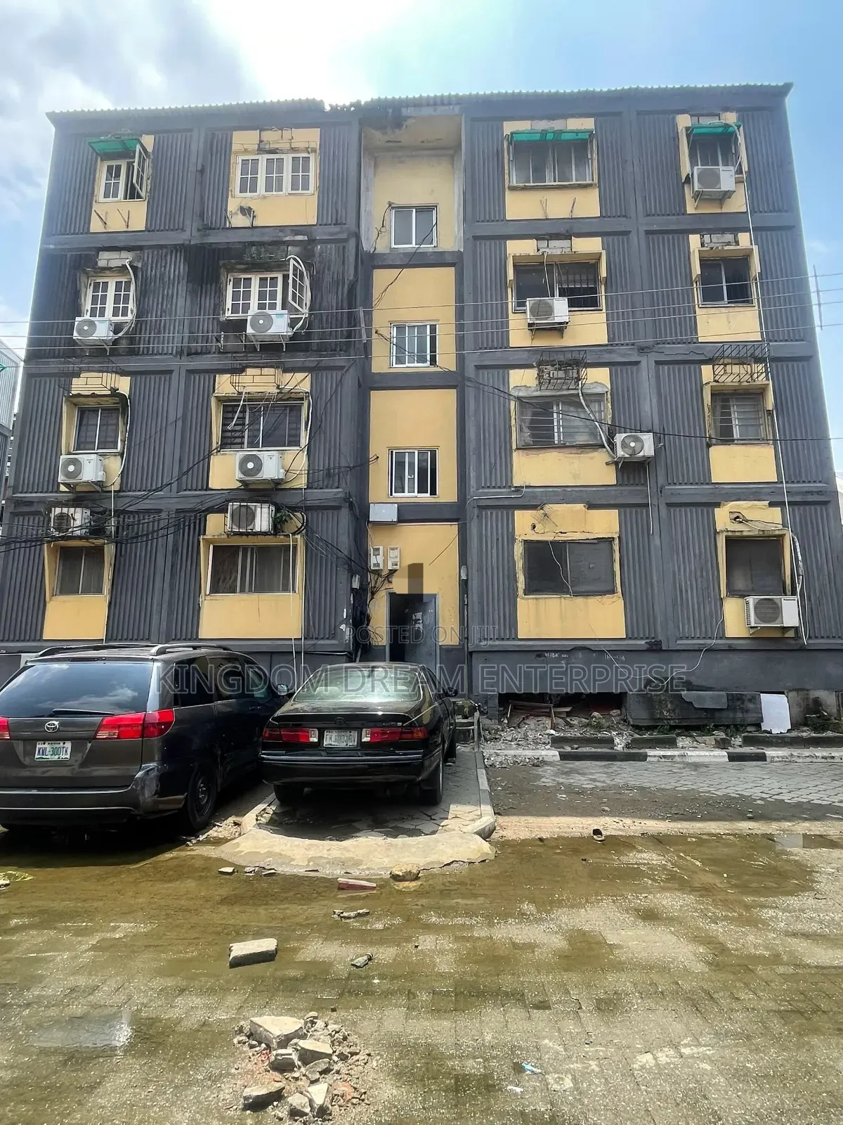 3bdrm Apartment in Dolphin Estate Ikoyi for sale in Dolphin Estate