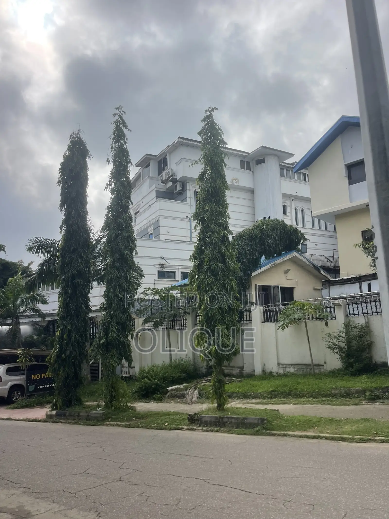 27rooms Apartments or Hotel Available With Good Facilities in Maitama