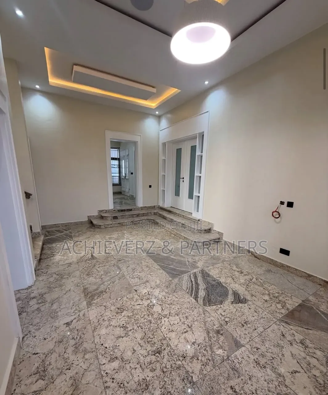 5bdrm Duplex in Asokoro for sale in Asokoro