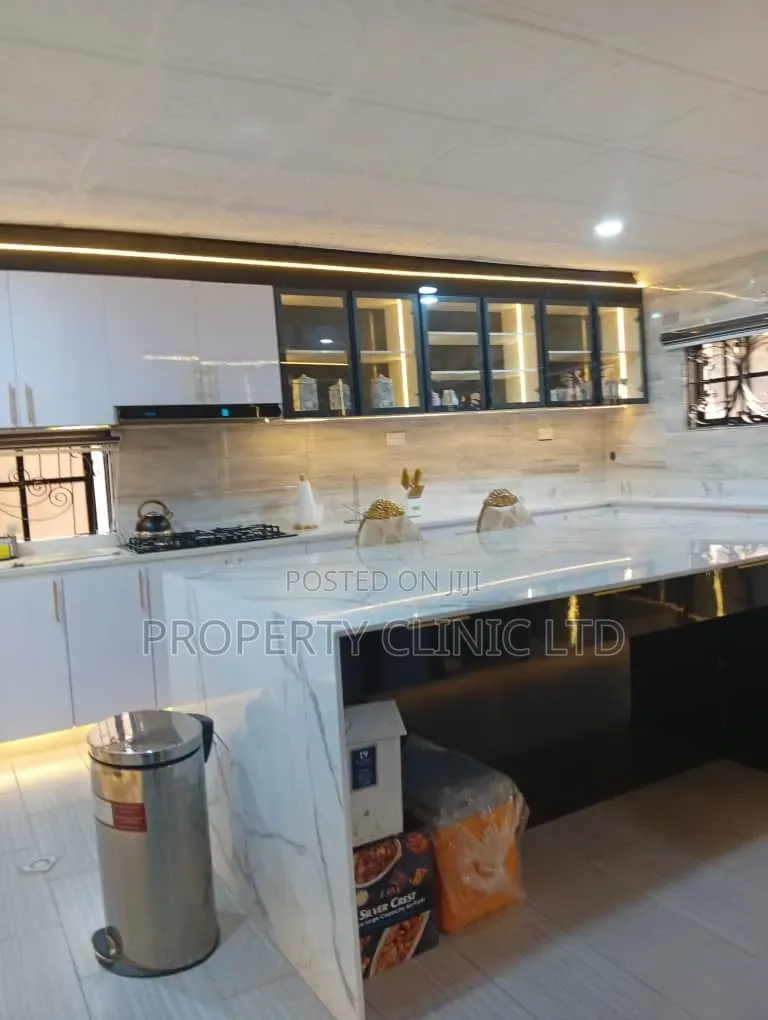 5bdrm Duplex in Ago Palace for sale in Ago Palace