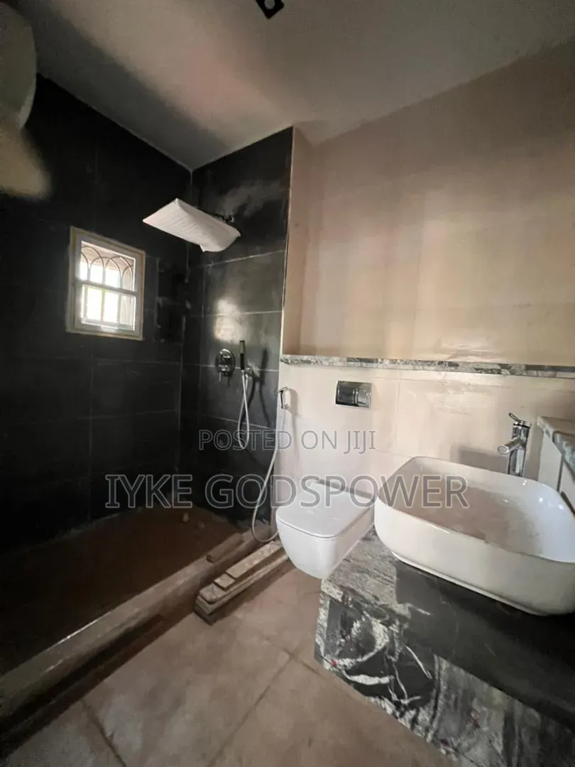 3bdrm Block of Flats in Kaura for sale in Kaura
