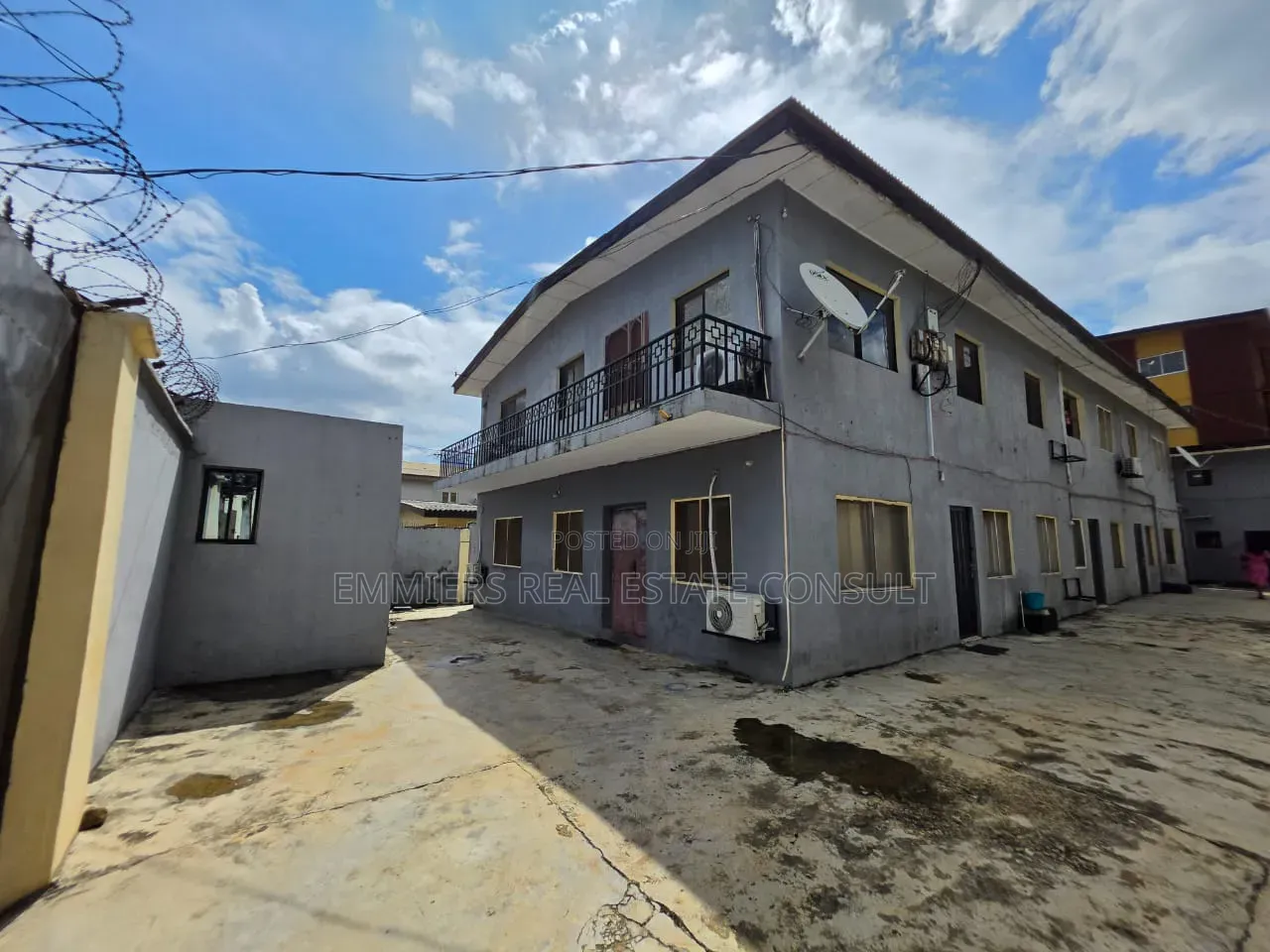 3bdrm Townhouse/Terrace in Airport Road / Oshodi for sale in Airport Road / Oshodi