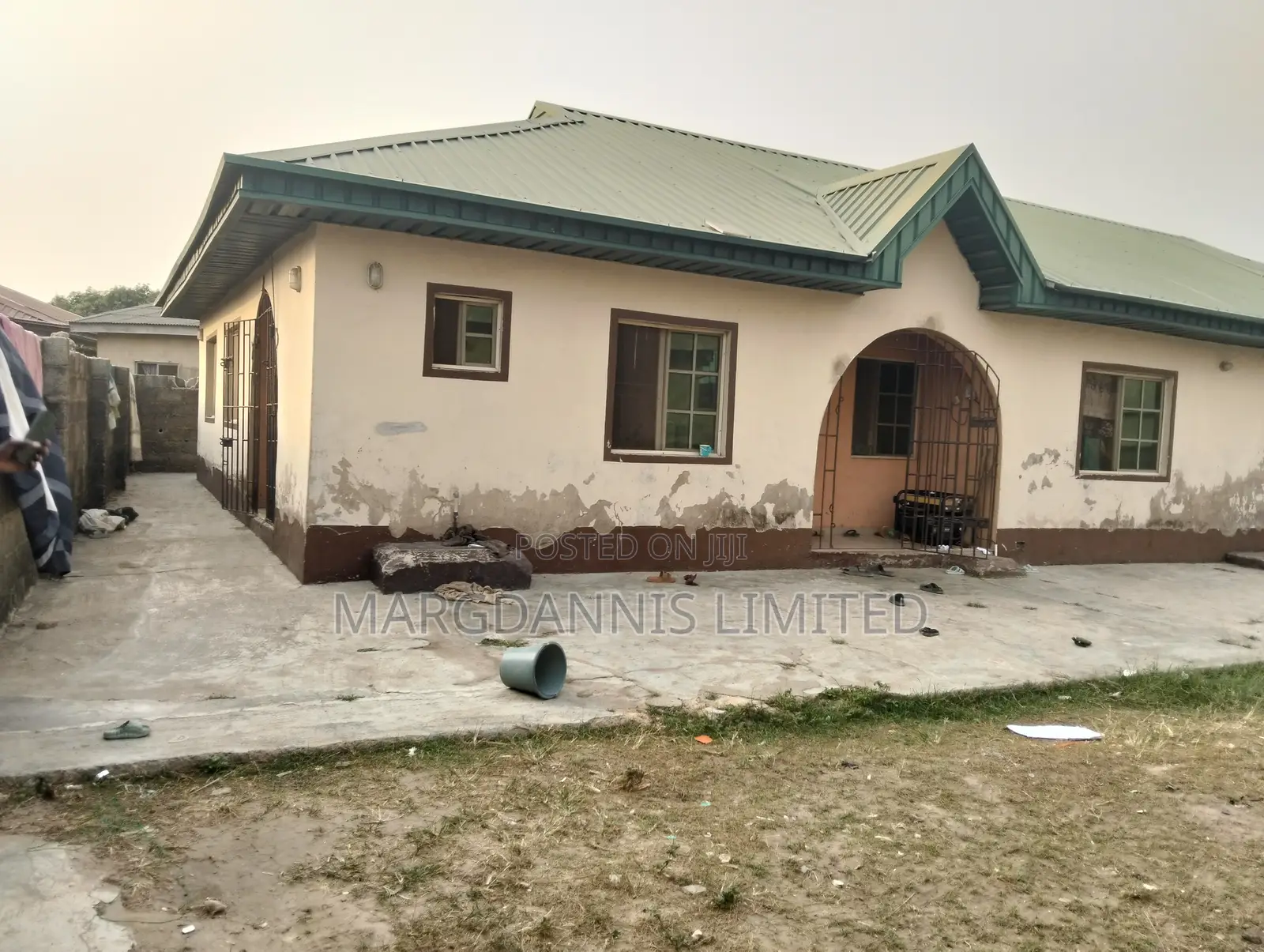 6bdrm Block of Flats in Abule, Ibeshe / Ikorodu for sale in Ibeshe / Ikorodu