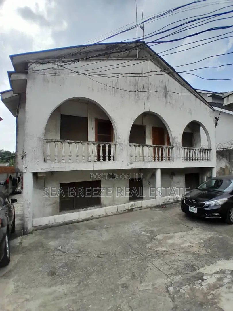 Demolishable Storey Building at Obanikoro, Lagos. in Obanikoro