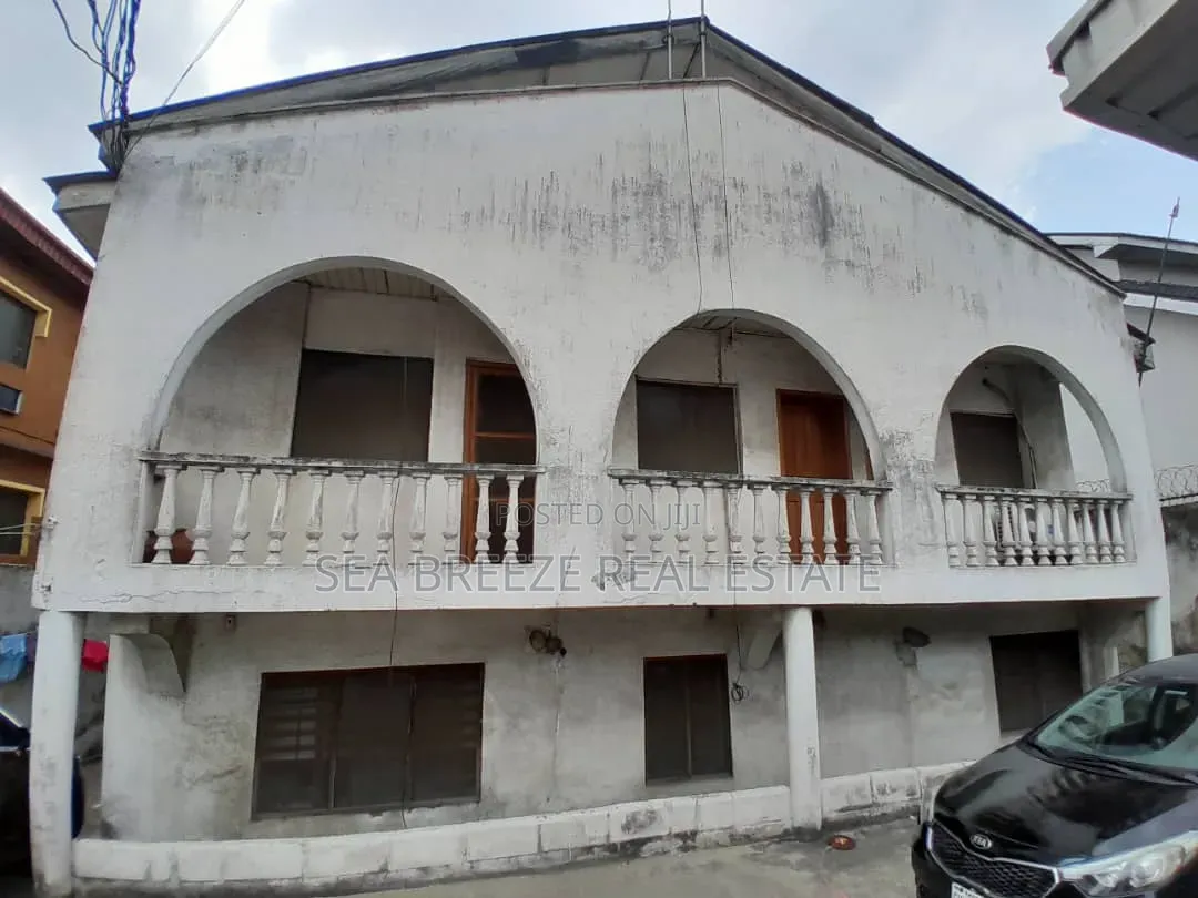 Demolishable Storey Building at Obanikoro, Lagos. in Obanikoro