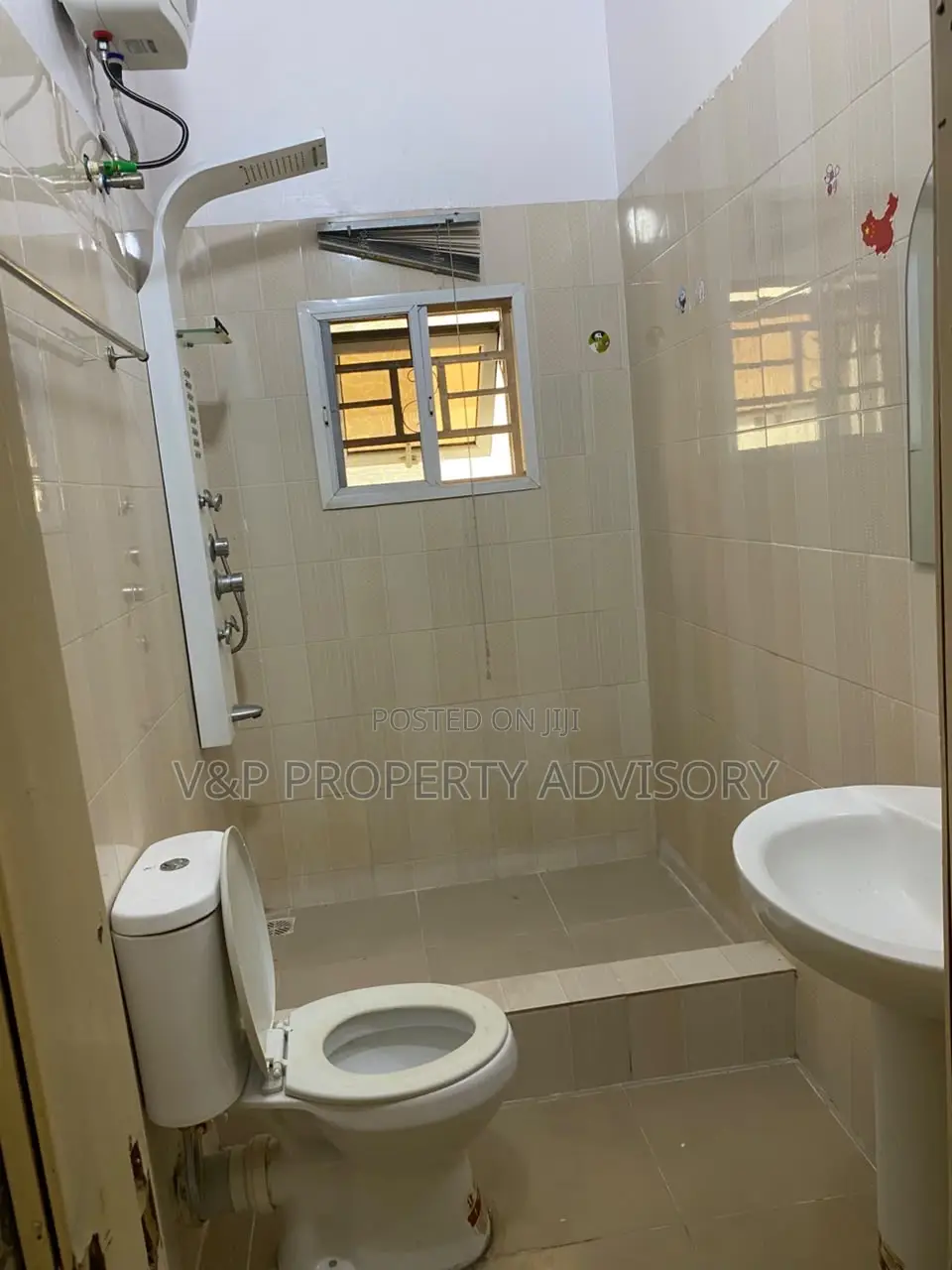 1bdrm Room & Parlour in Admiralty Way, Lekki Phase 1 for rent in Lekki Phase 1