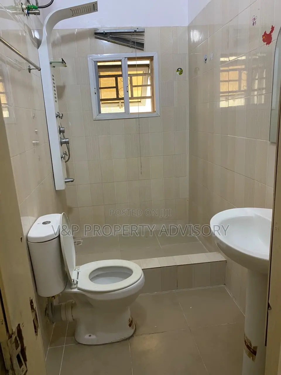 1bdrm Room & Parlour in Admiralty Way, Lekki Phase 1 for rent in Lekki Phase 1