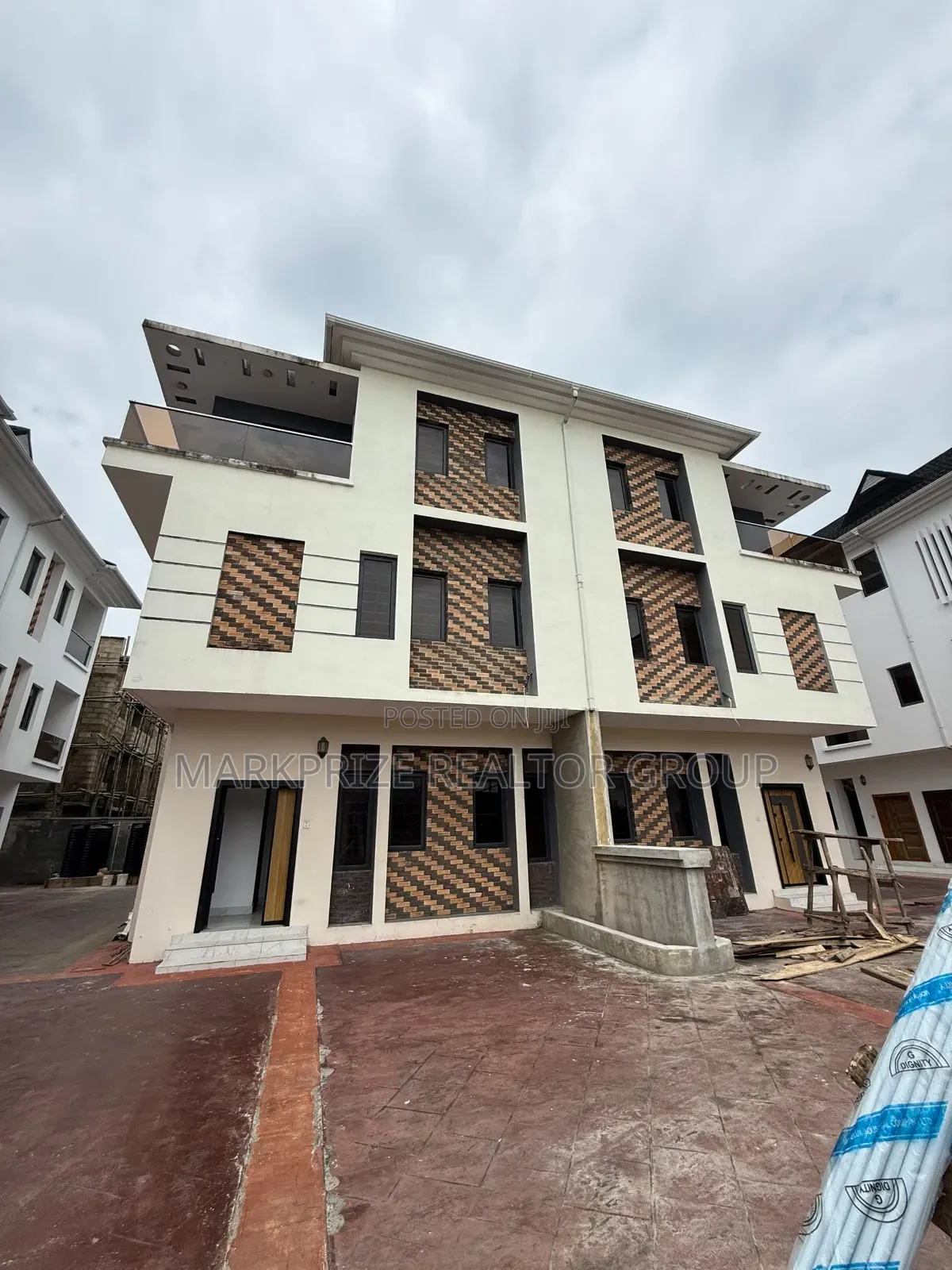 4bdrm Duplex in Ajah Lekki for sale in VGC / Ajah