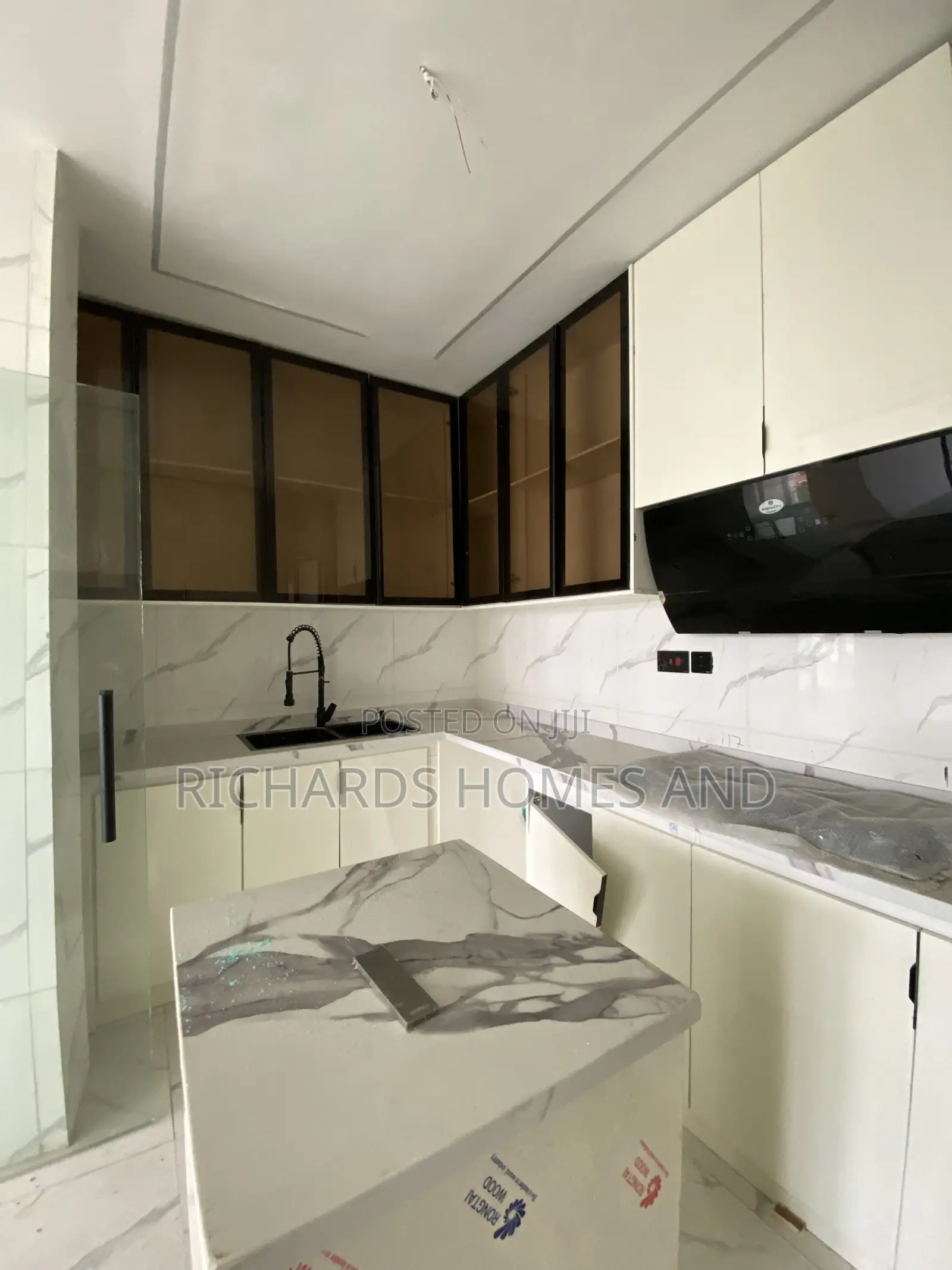 1bdrm Apartment in Ikate for sale in Ikate