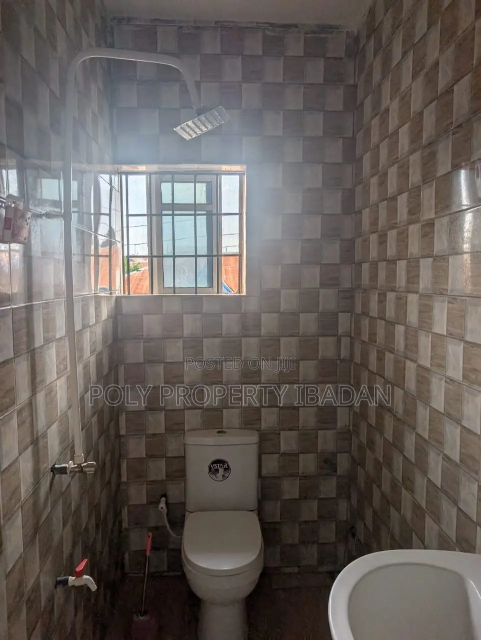2bdrm Apartment in Elewuro, Akobo for rent in Akobo