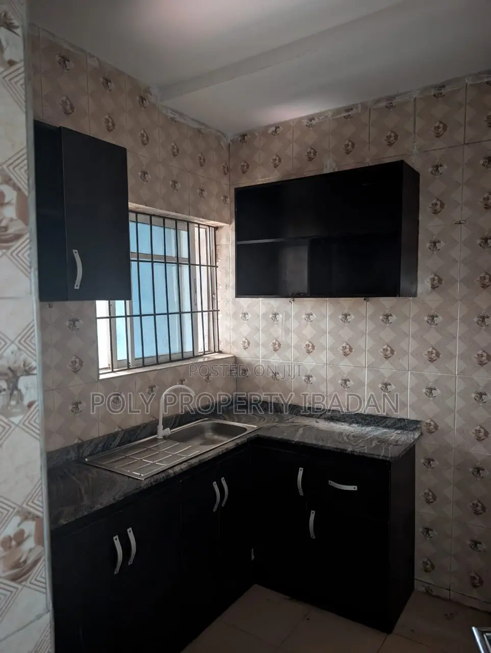 2bdrm Apartment in Elewuro, Akobo for rent in Akobo