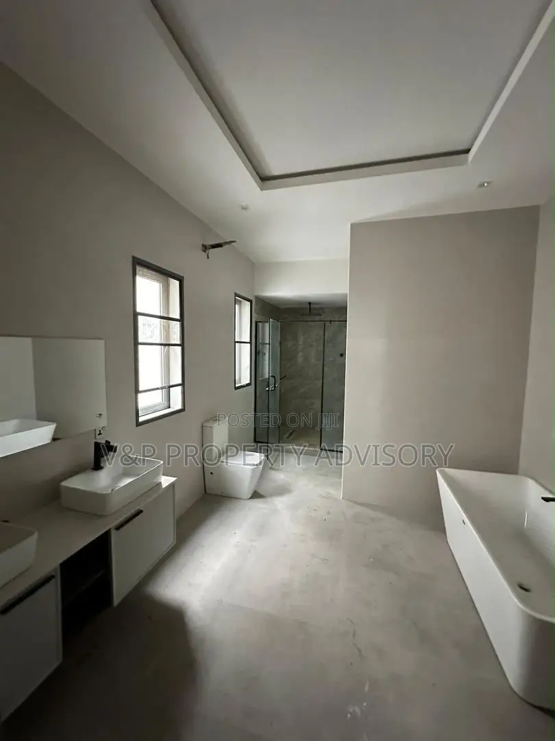 5bdrm Duplex in Ikate for rent in Ikate