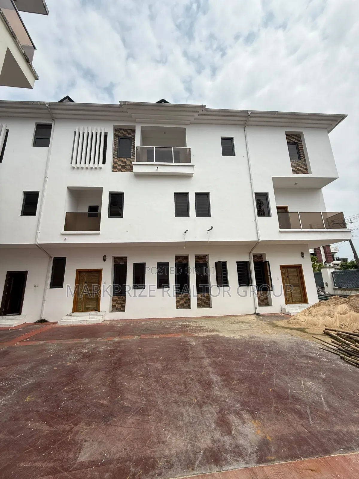 3bdrm Penthouse in Ajah Lekki Lagos for sale in VGC / Ajah
