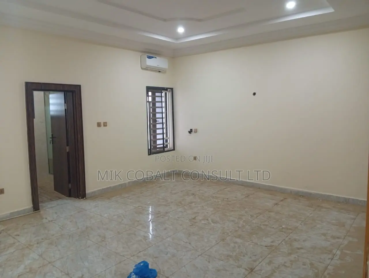 4bdrm Duplex in By Magistrate Court, Life Camp for rent in Life Camp