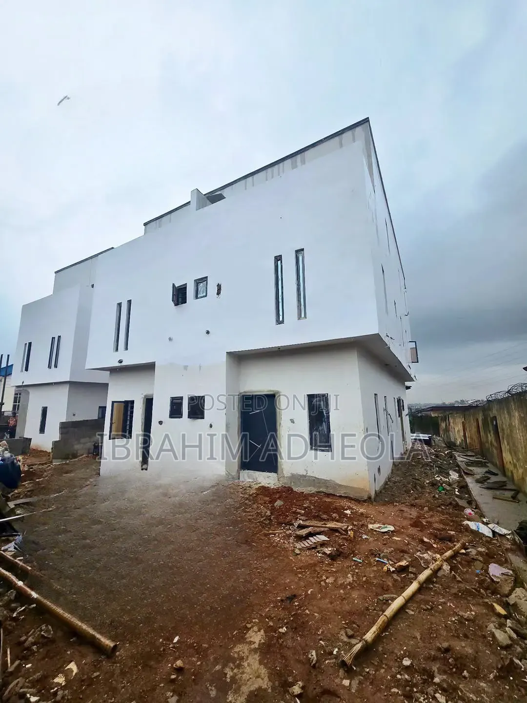 4bdrm Duplex in Magodo Gra Phase1 for sale in GRA Phase 1