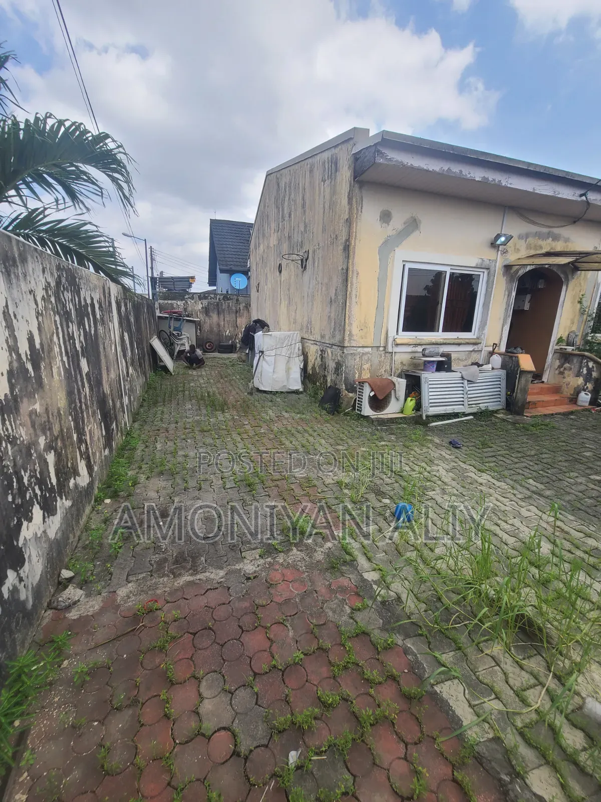 2bdrm Bungalow in Abraham Adesanya, Off Lekki-Epe Expressway for sale in Off Lekki-Epe Expressway