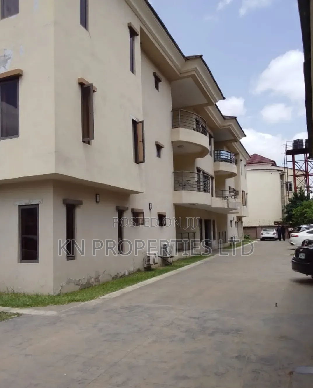 3bdrm Block of Flats in Apo, Zone B for rent in Zone B