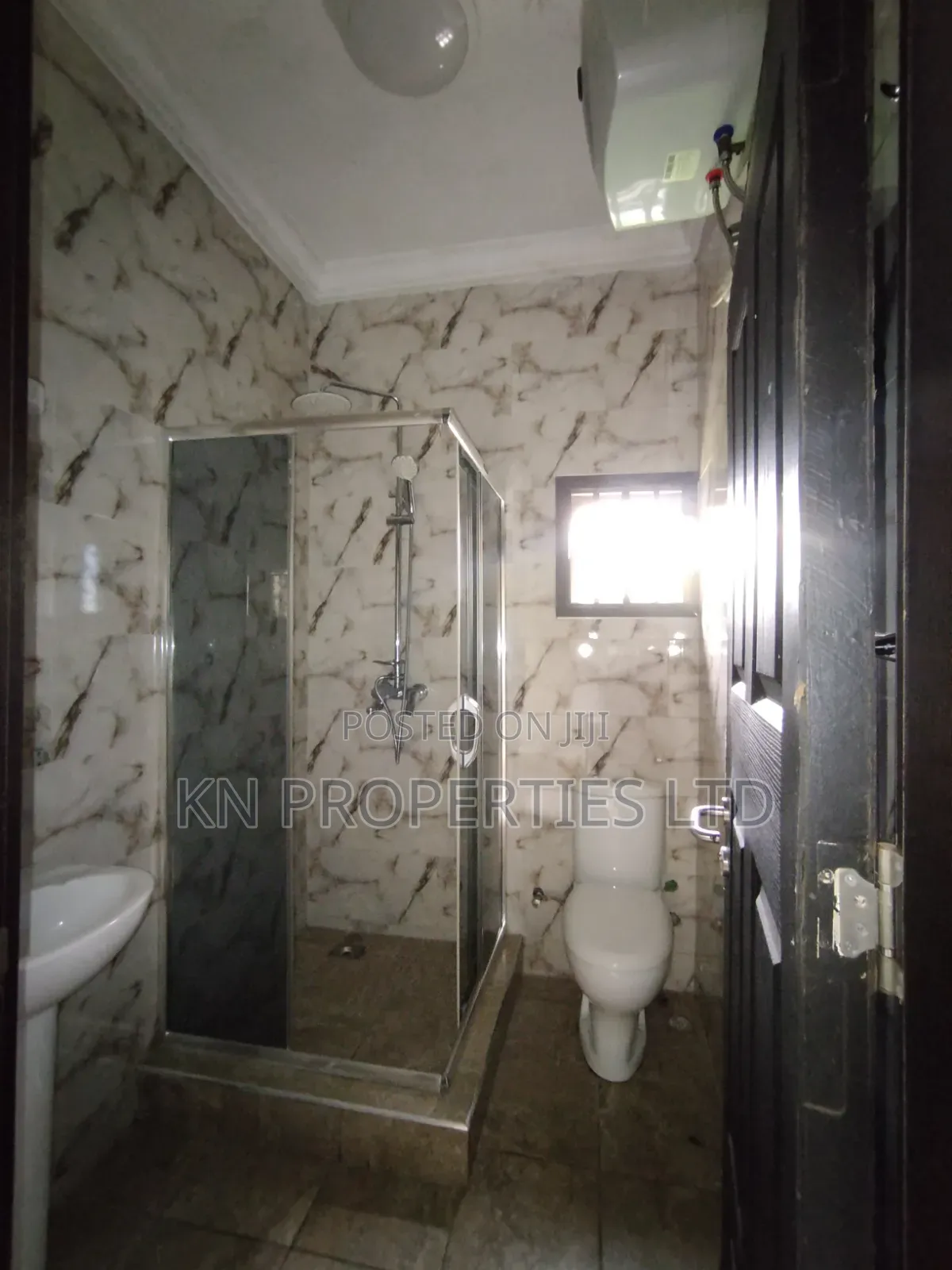 3bdrm Block of Flats in Apo, Zone B for rent in Zone B