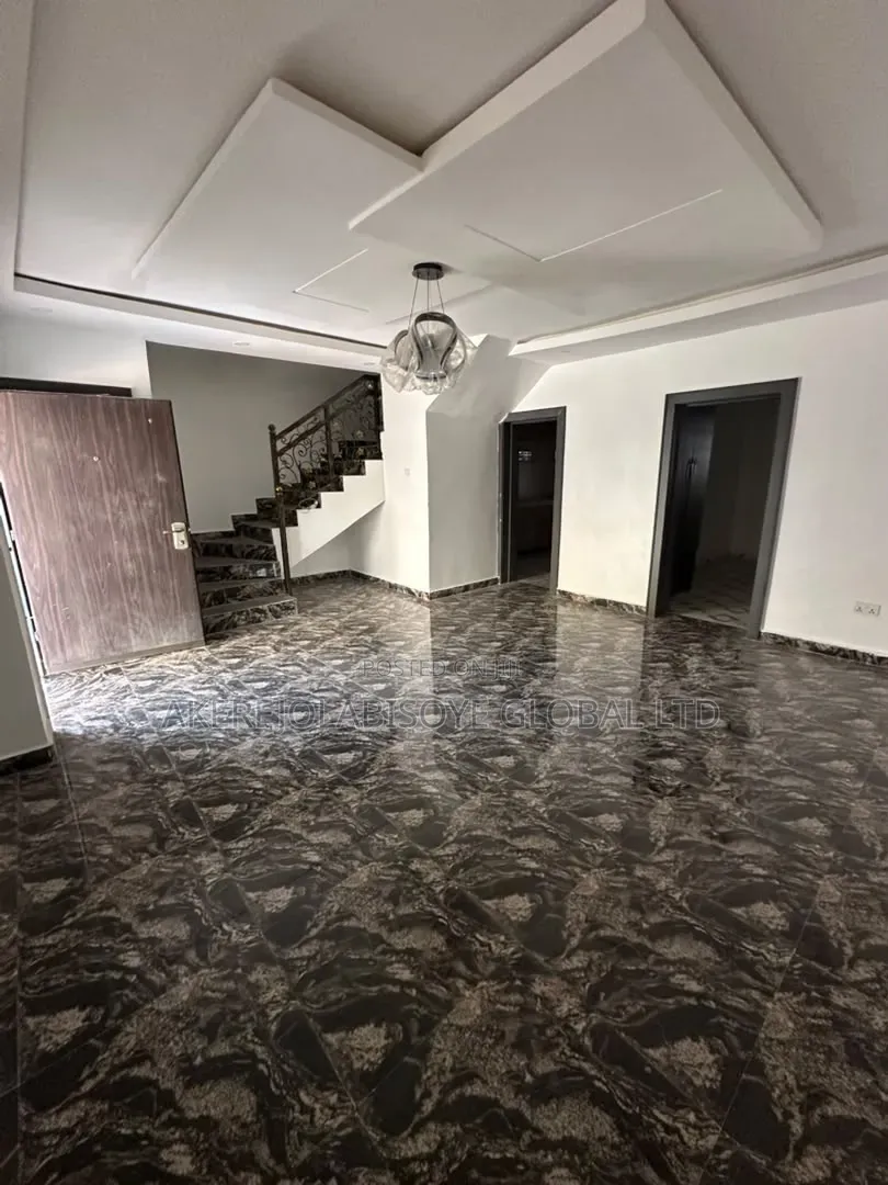 4bdrm Duplex in In An Estate for rent in Life Camp