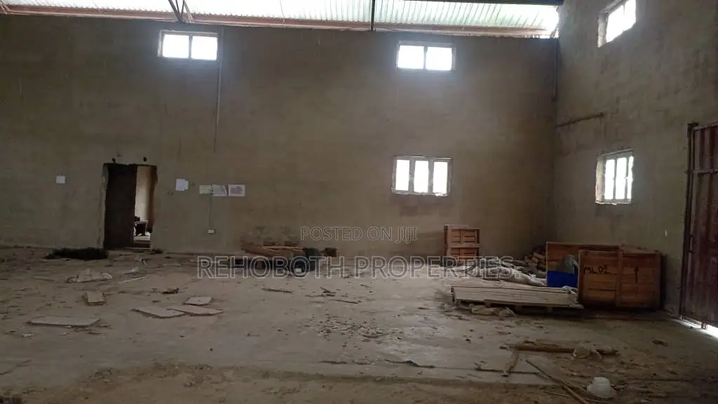 500 Sqm+ Warehouse at Idi Ayunre (Area With in Iwo Road