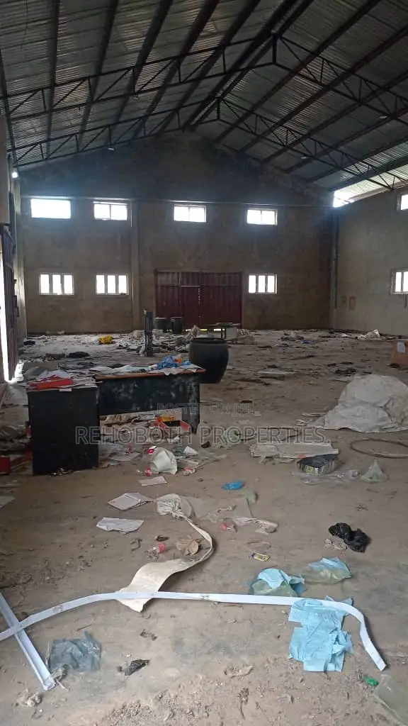 500 Sqm+ Warehouse at Idi Ayunre (Area With in Iwo Road