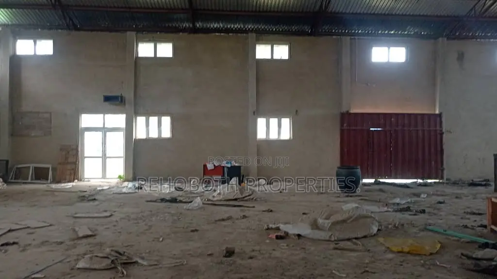 500 Sqm+ Warehouse at Idi Ayunre (Area With in Iwo Road