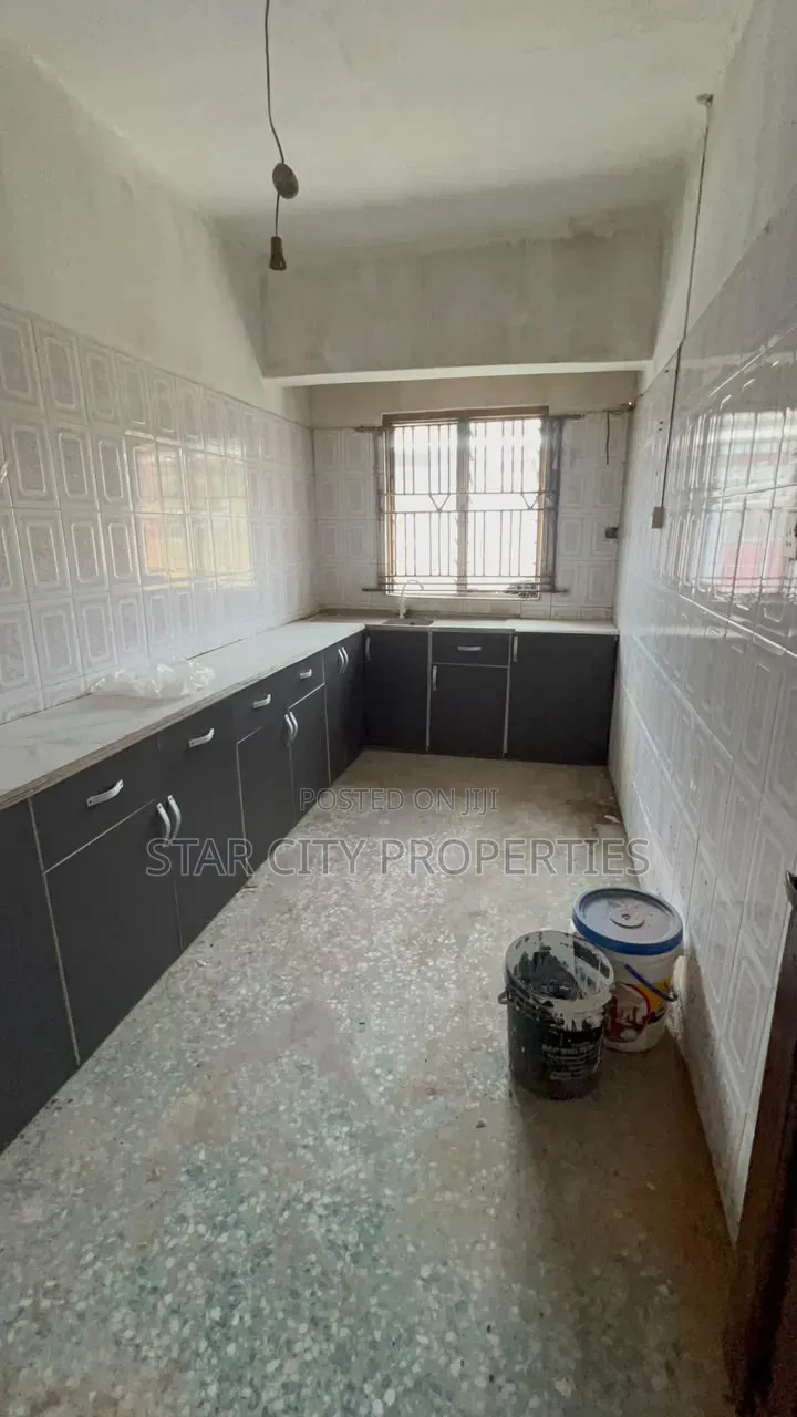 4bdrm Apartment in Gbagada Lagos for rent in New Garage / Gbagada