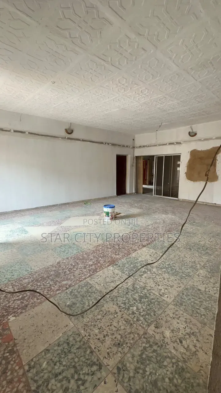 4bdrm Apartment in Gbagada Lagos for rent in New Garage / Gbagada