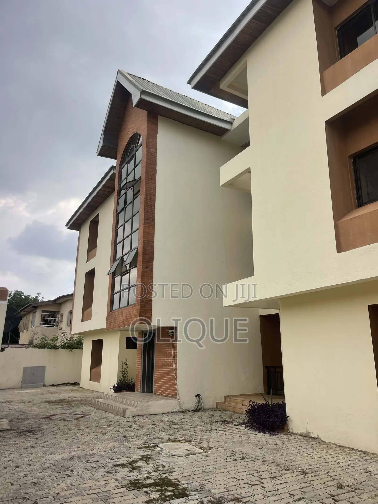 18bdrm Duplex in Maitama for rent in Maitama