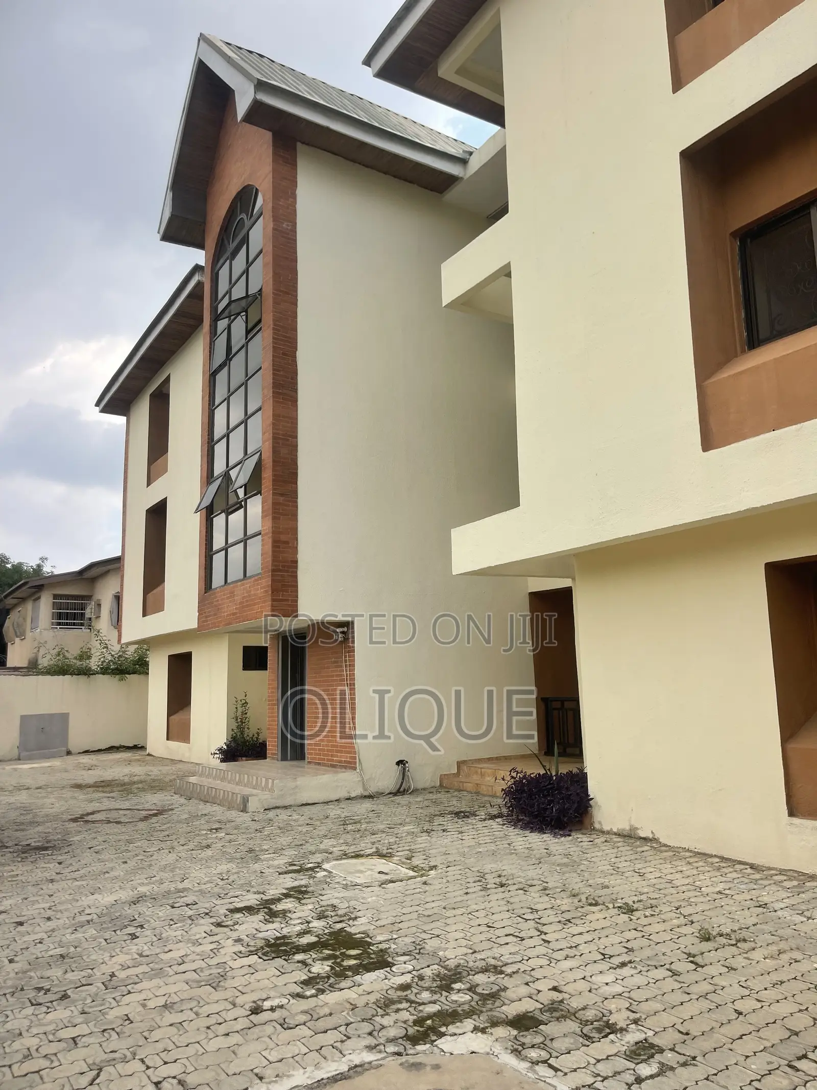 18bdrm Duplex in Maitama for rent in Maitama
