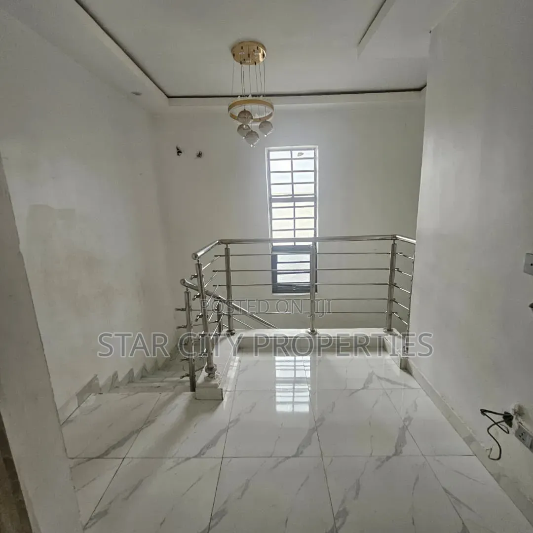 4bdrm Duplex in Magodo Phase 2 Gra for rent in Magodo Isheri