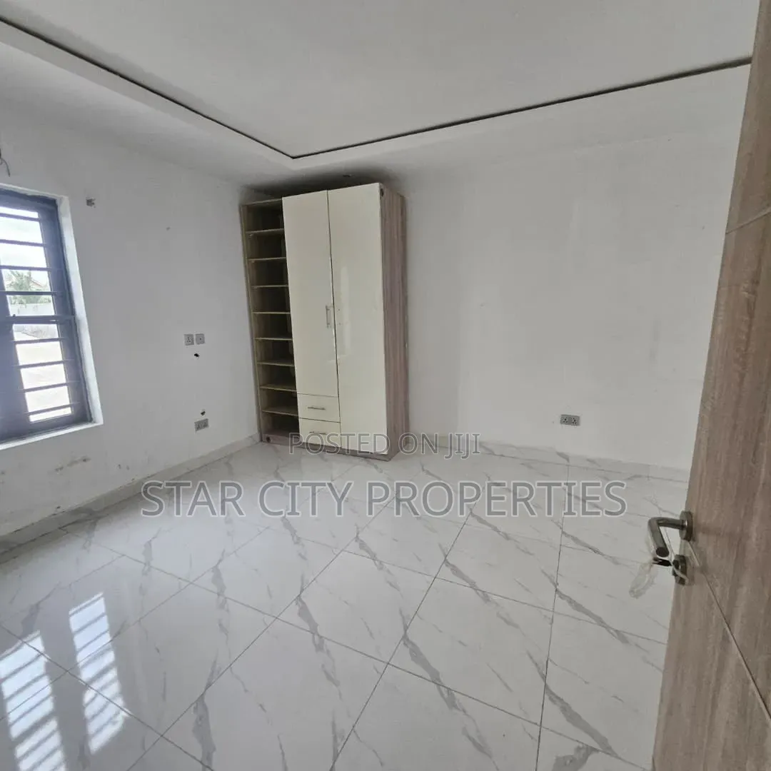 4bdrm Duplex in Magodo Phase 2 Gra for rent in Magodo Isheri
