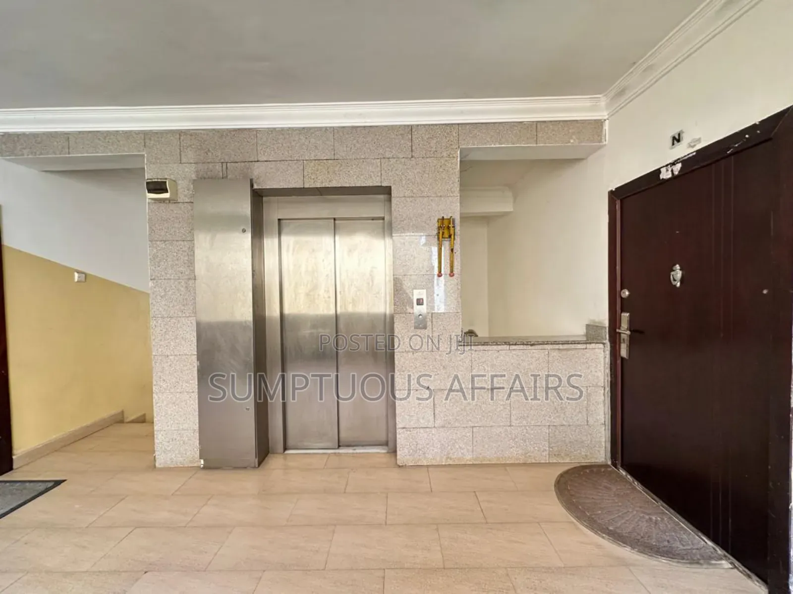 Furnished 3bdrm Penthouse in Crowell Estate, Chevron for rent in Chevron