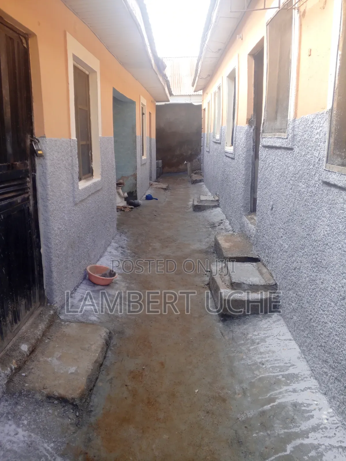 8bdrm Block of Flats in Dutse-Alhaji for sale in Dutse-Alhaji