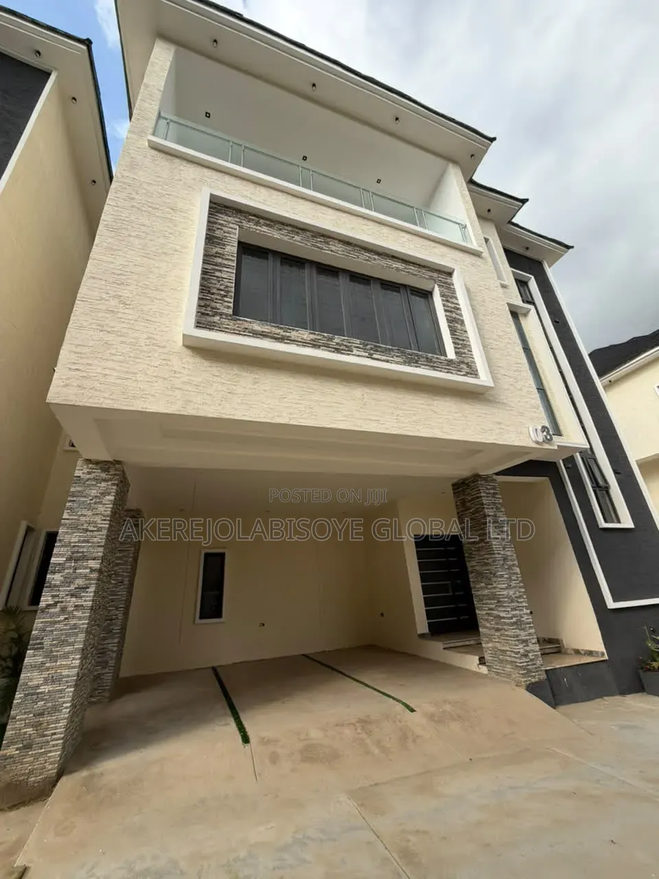 4bdrm Duplex in Apo Resettlement for sale in Apo Resettlement
