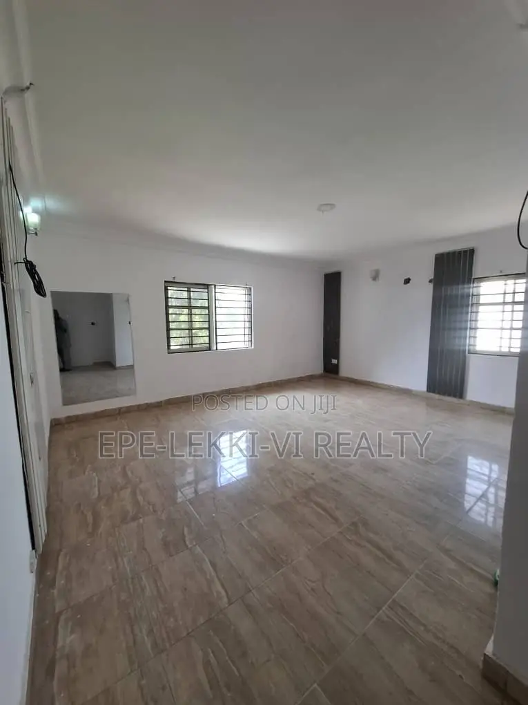 2bdrm Block of Flats in Lekki Phase 1 for rent in Lekki Phase 1
