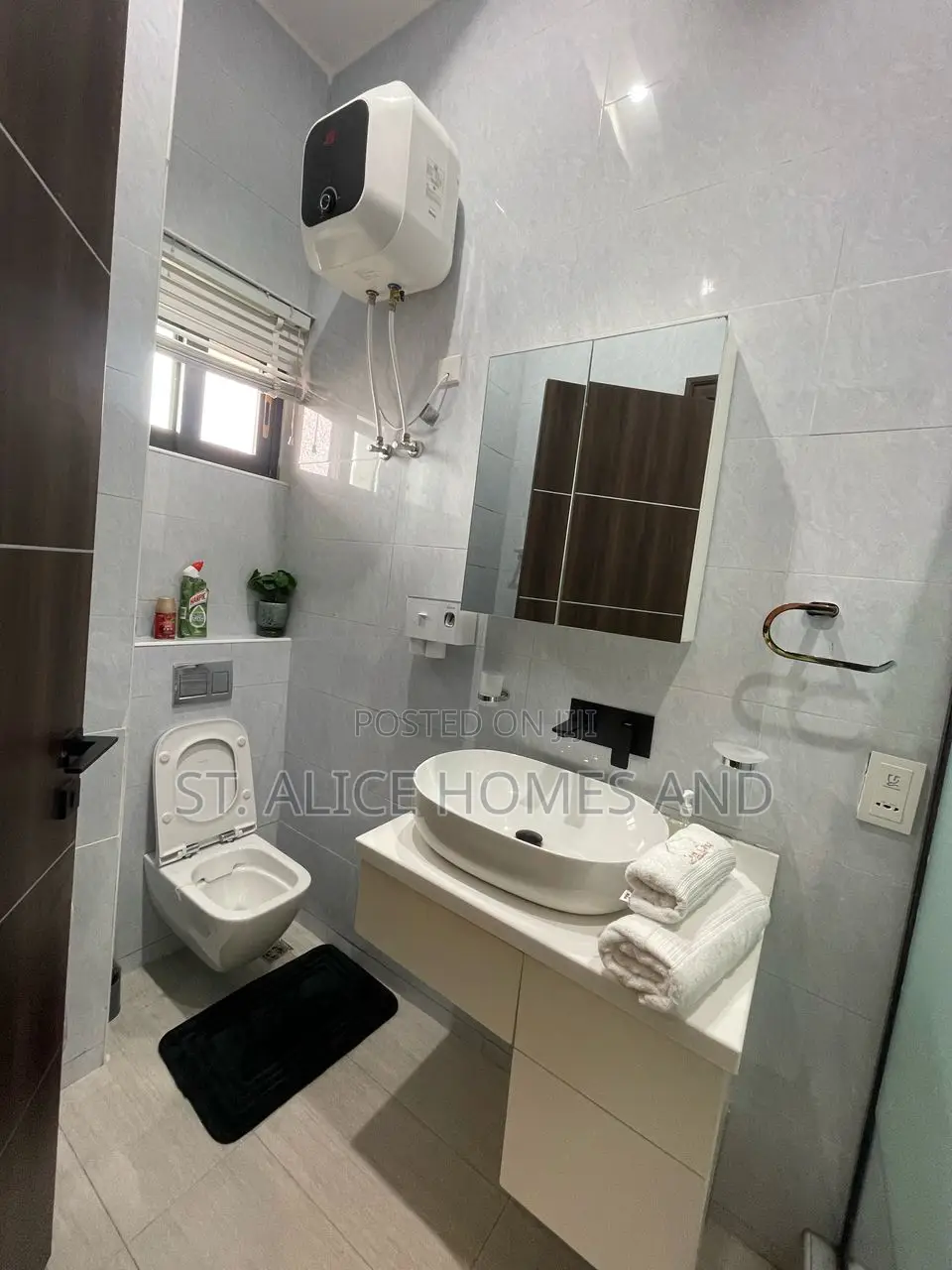 2 Bedroom Apartment With City View Balcony in Osborne Foreshore Estate