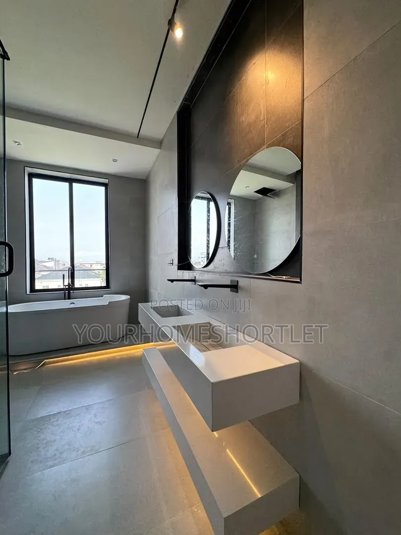Contemporary 5 Bedroom Detached With Pool, Cinema and Bq in Lekki Phase 1