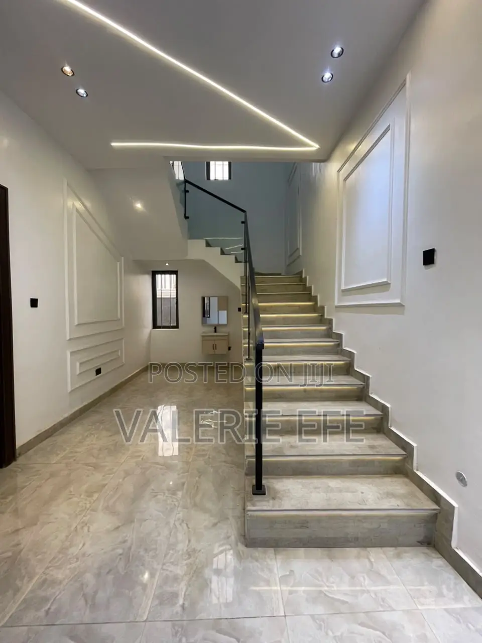 4bdrm Duplex in Gaduwa for sale in Gaduwa