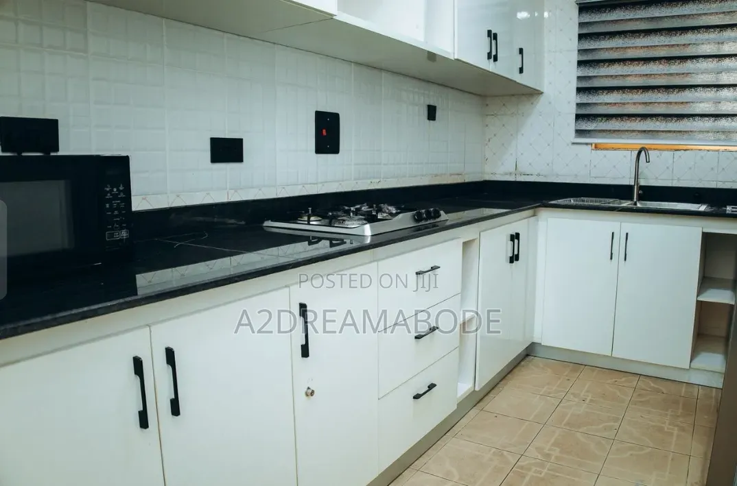 Furnished 3bdrm Apartment in Ikeja, Adeniyi Jones for sale in Adeniyi Jones