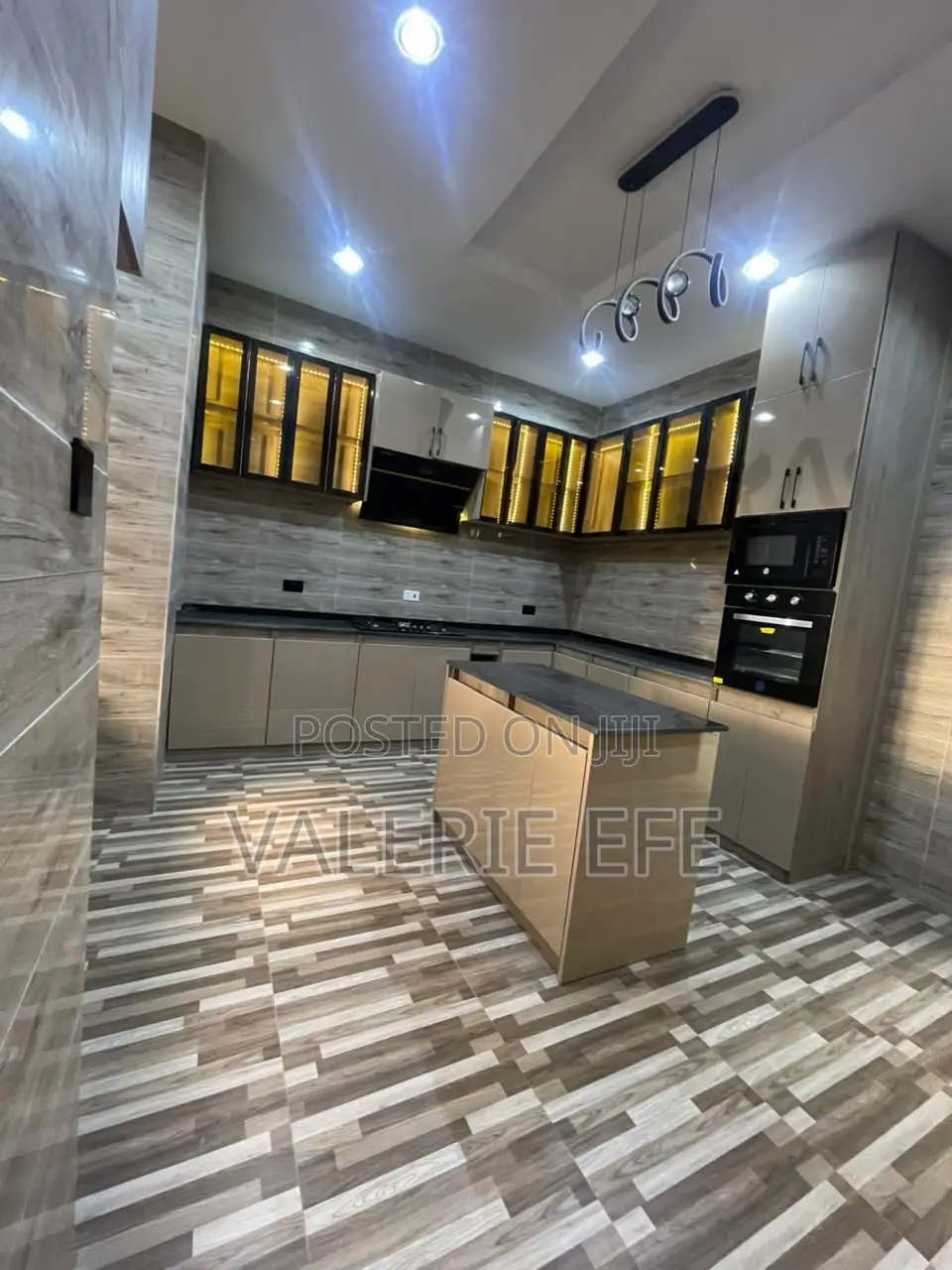 4bdrm Duplex in Gaduwa for sale in Gaduwa