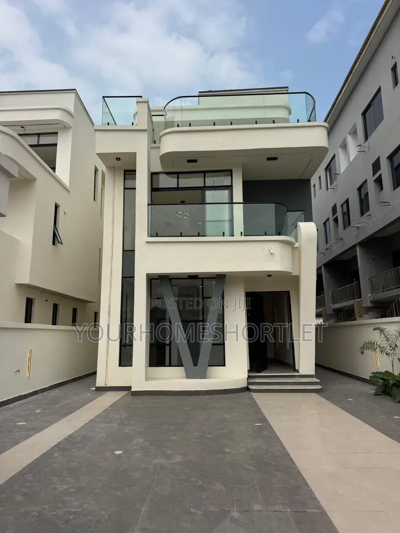 Contemporary 5 Bedroom Detached With Pool, Cinema and Bq in Lekki Phase 1