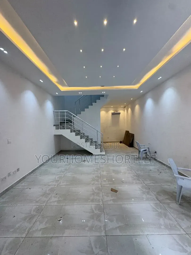 Luxury 4 Bedroom Townhouse With a Bq in Victoria Island Extension