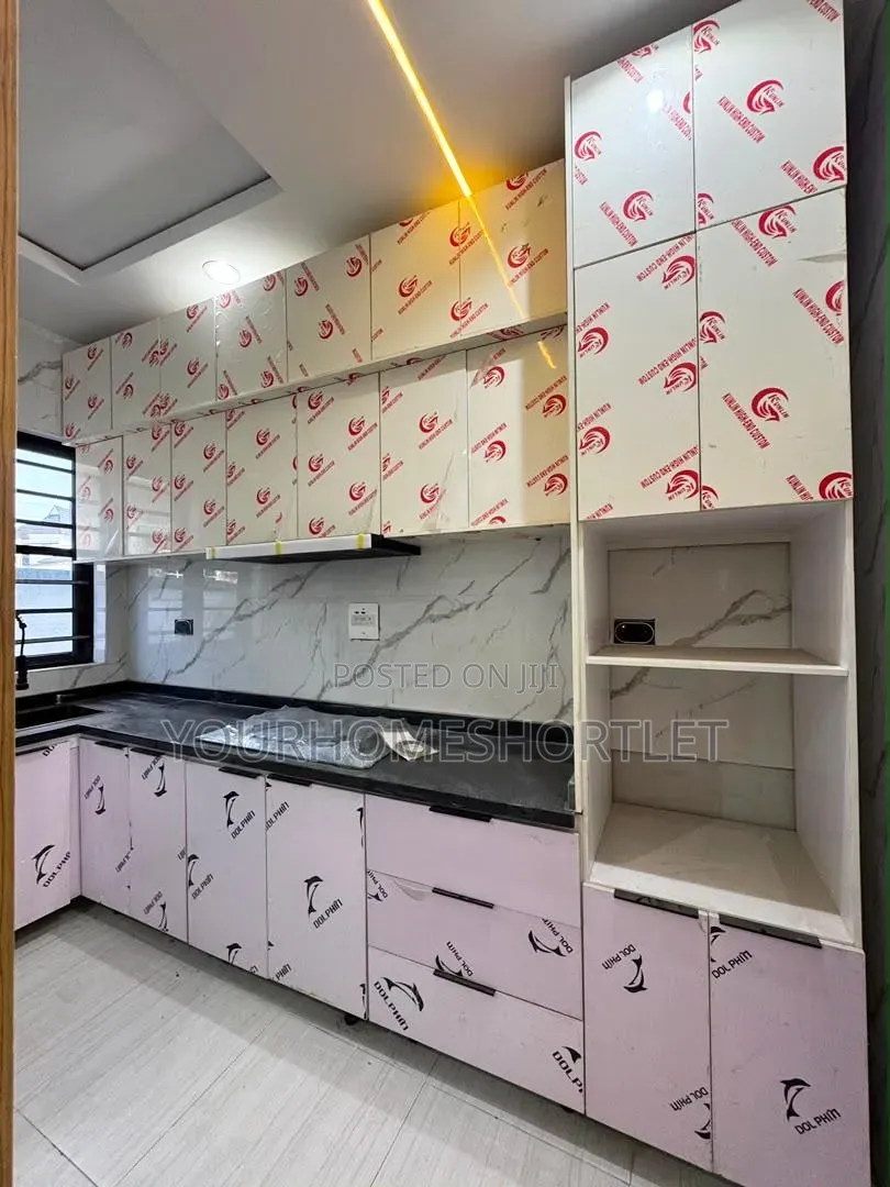 4bdrm Duplex in Thomas Estate for sale in Thomas Estate