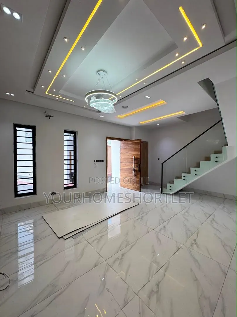 4bdrm Duplex in Thomas Estate for sale in Thomas Estate