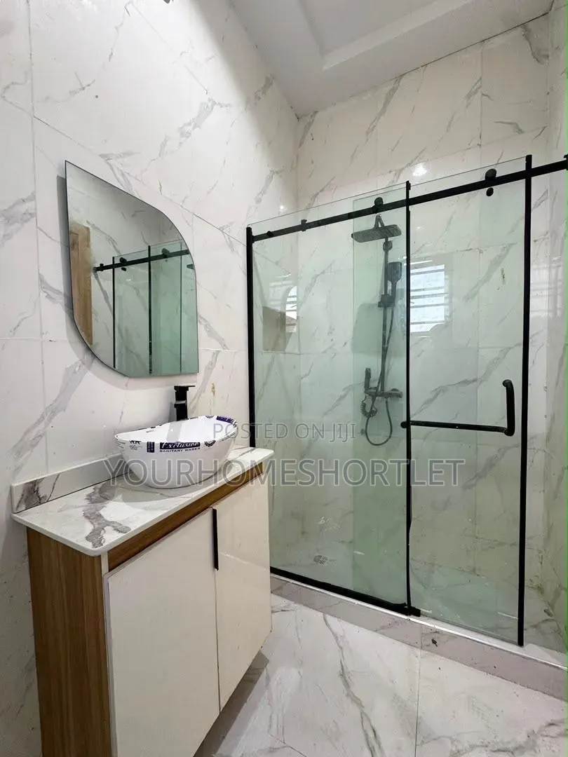 4bdrm Duplex in Thomas Estate for sale in Thomas Estate